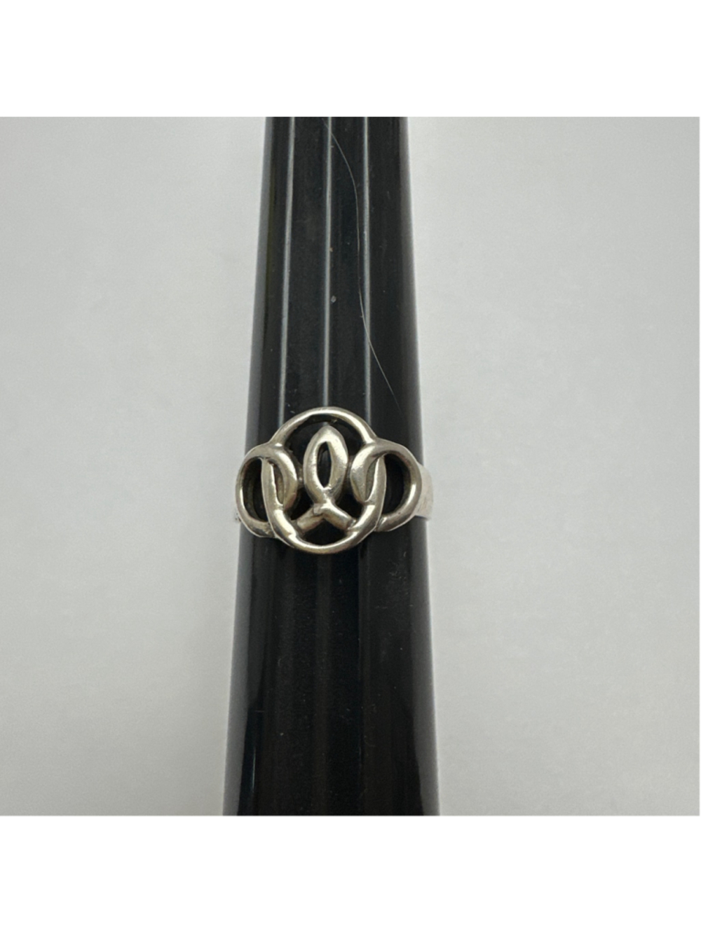Women's Unbranded Silver Celtic Knot Ring Size 8.25